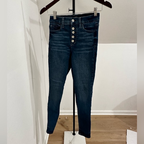 GAP High Waisted Button Up Dark Wash Jeans - Picture 1 of 2